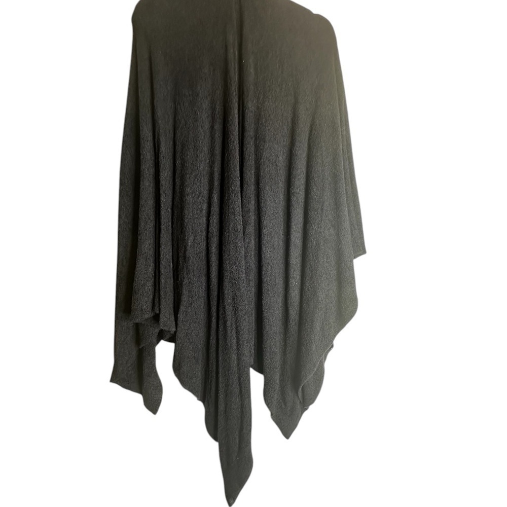 Chic‎ Black Poncho
